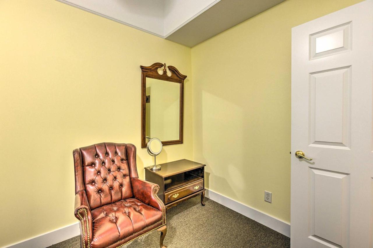 Charming Retreat Near Downtown Frankfort And Beaches Exterior photo