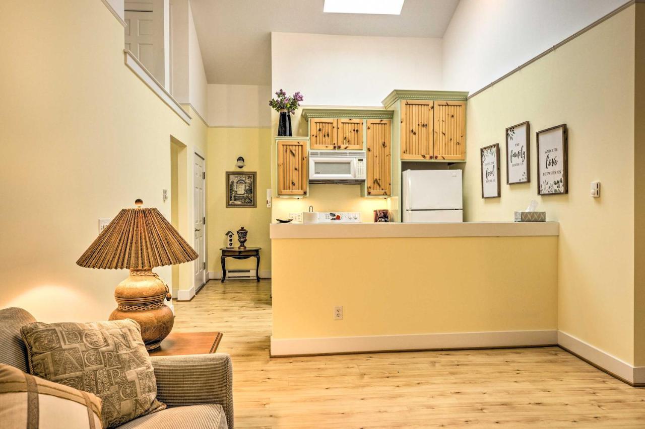 Charming Retreat Near Downtown Frankfort And Beaches Exterior photo